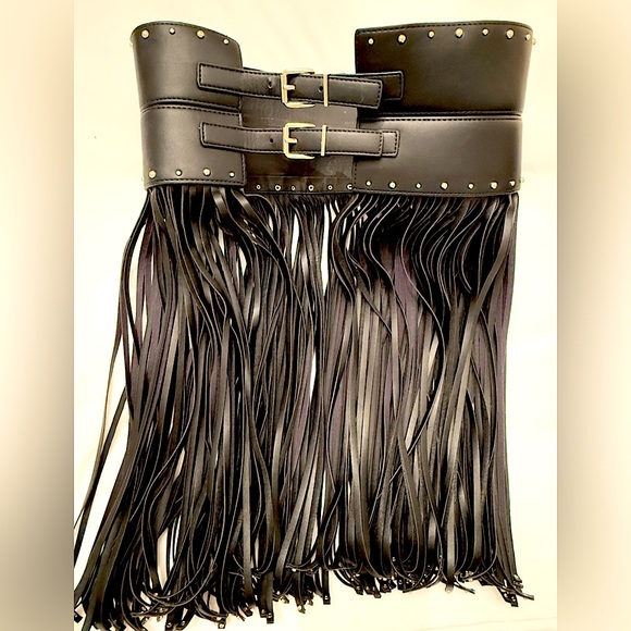 LIKE NEW BCBGMAXAZRIA BLACK LEATHER LONG FRINGE BELT - Picture 1 of 10